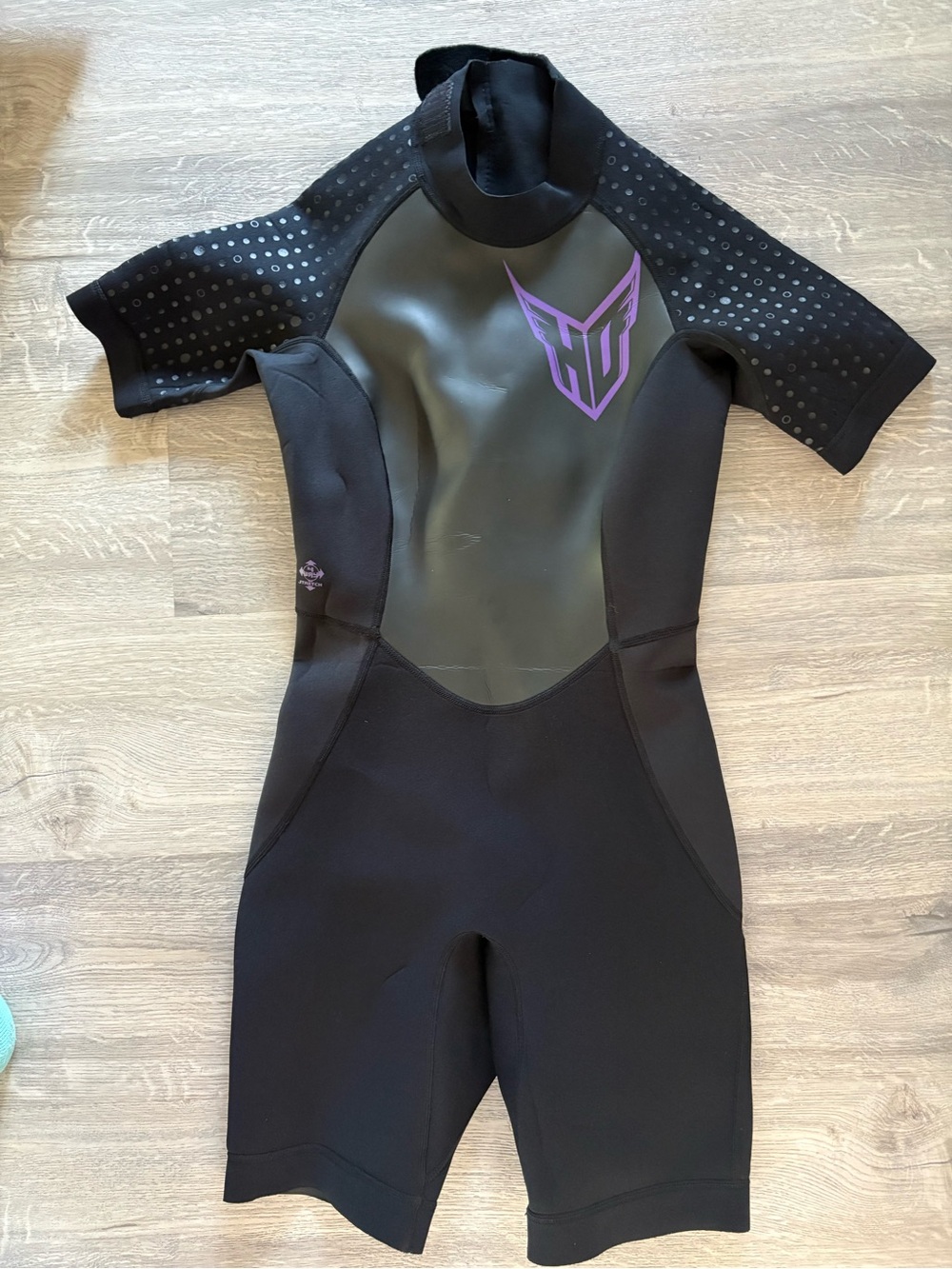 Women’s Black & Purple Shorty Wetsuit